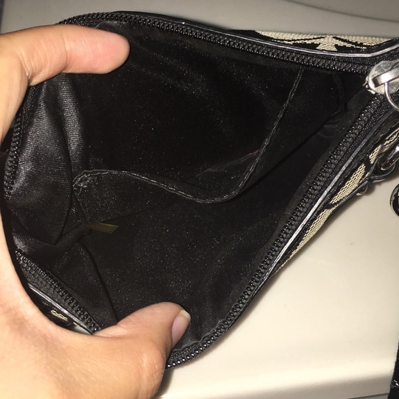 Coach Black Wrislet Wallet - Picture 6 of 6